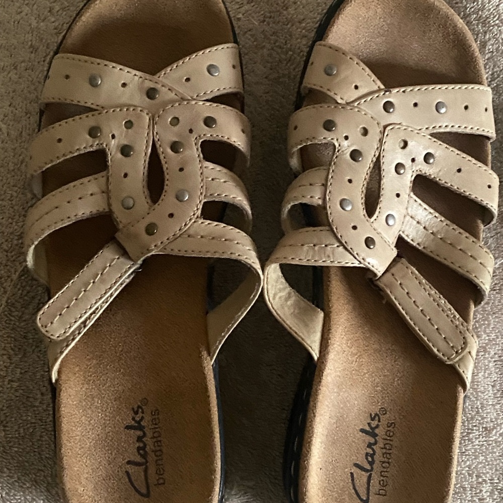 Clarks Bendables Leisa Cacti Q slide sandals